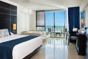 Club Suite with Ocean View and Jacuzzi